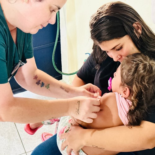 Pinheiral inicia vacinação nas creches municipais através do Programa Saúde na Escola
